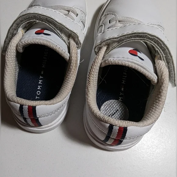 Tommy Hilfiger Girls Toddler Size 7 Shoes - Picture 5 of 7